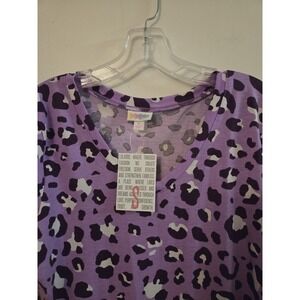 NWT Lularoe "Iris" shirt-size small